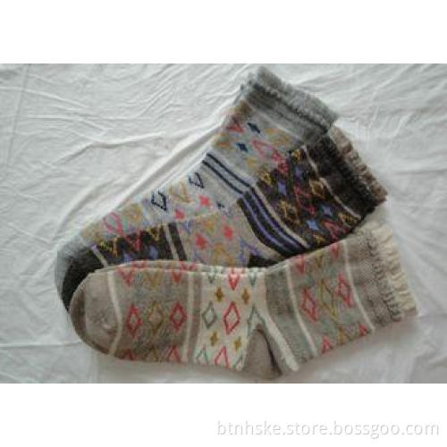 Multi-color Knitted Soft Womens Wool Socks Outdoor For Camp